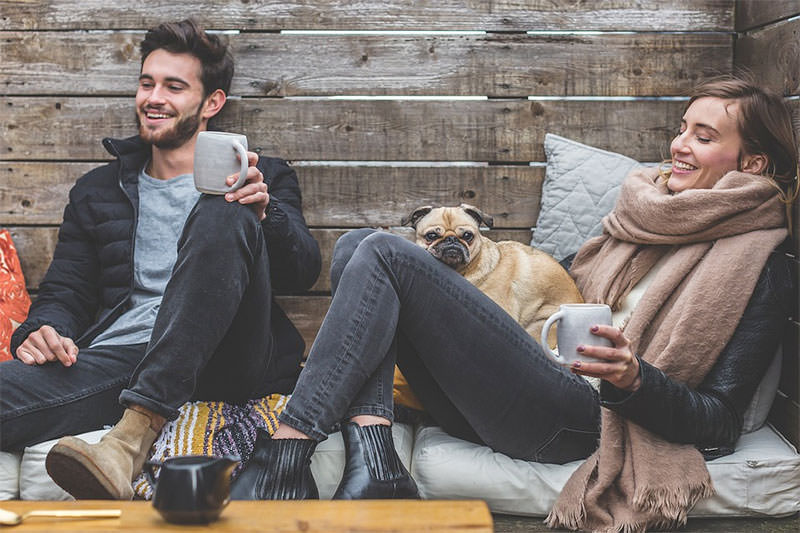 people enjoying coffee mini